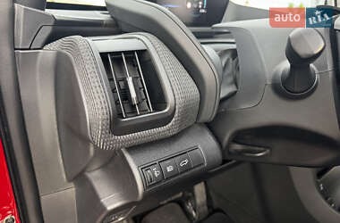 Внедорожник / Кроссовер Toyota bZ4X 2023 в 