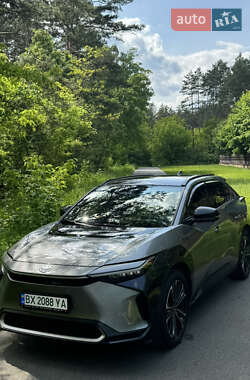Позашляховик / Кросовер Toyota bZ4X 2022 в 