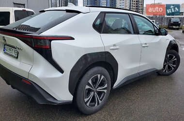 Внедорожник / Кроссовер Toyota bZ4X 2022 в 
