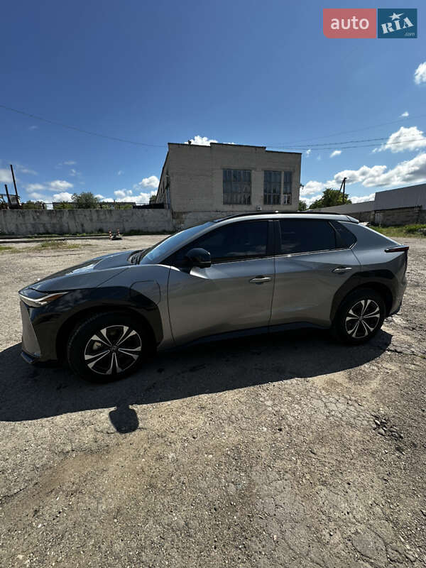 Внедорожник / Кроссовер Toyota bZ4X 2023 в Верхнеднепровске