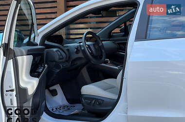 Внедорожник / Кроссовер Toyota bZ4X 2022 в 