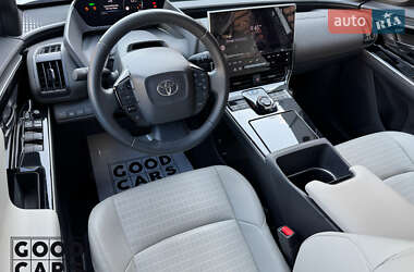 Внедорожник / Кроссовер Toyota bZ4X 2022 в 