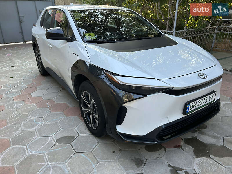 Внедорожник / Кроссовер Toyota bZ4X 2022 в Одессе