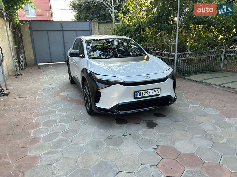 Внедорожник / Кроссовер Toyota bZ4X 2022 в Одессе