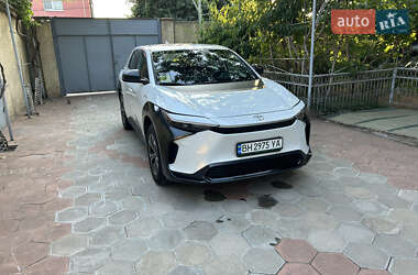 Внедорожник / Кроссовер Toyota bZ4X 2022 в 