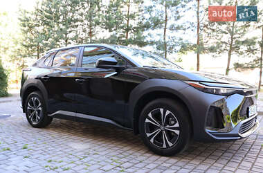 Внедорожник / Кроссовер Toyota bZ4X 2023 в 