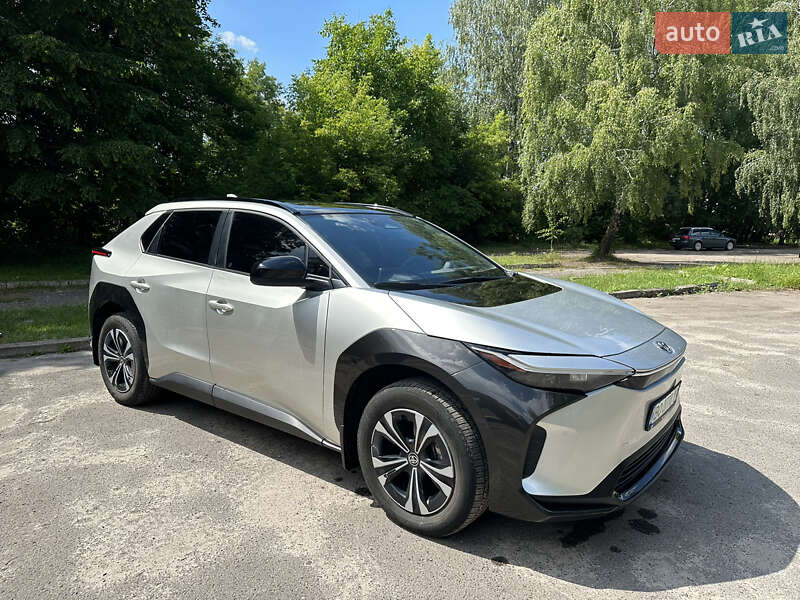 Внедорожник / Кроссовер Toyota bZ4X 2024 в Золочеве