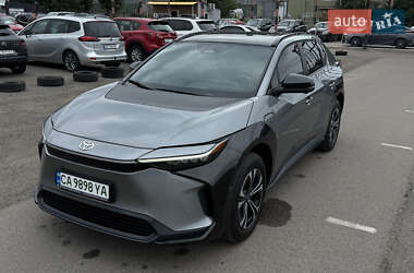 Позашляховик / Кросовер Toyota bZ4X 2023 в 
