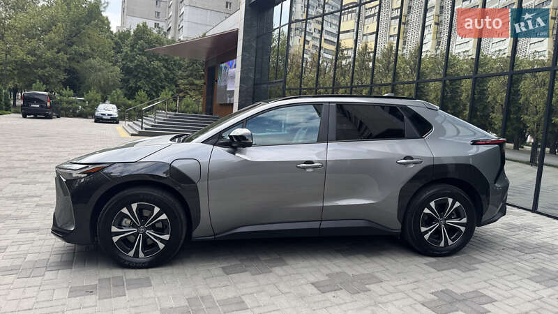 Внедорожник / Кроссовер Toyota bZ4X 2023 в Днепре