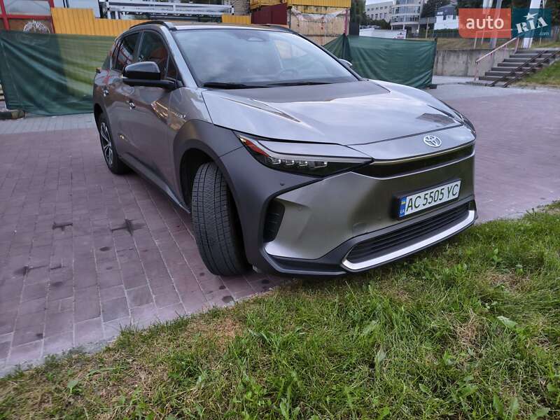 Внедорожник / Кроссовер Toyota bZ4X 2023 в Луцке