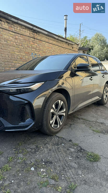 Позашляховик / Кросовер Toyota bZ4X 2022 в Києві