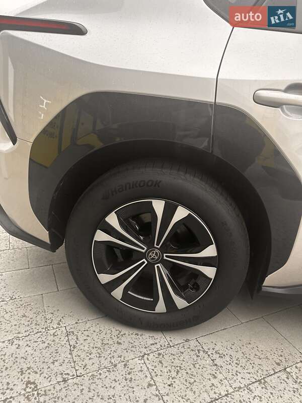 Внедорожник / Кроссовер Toyota bZ4X 2024 в Львове