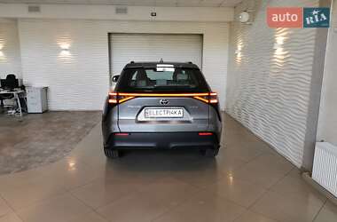 Позашляховик / Кросовер Toyota bZ4X 2023 в 