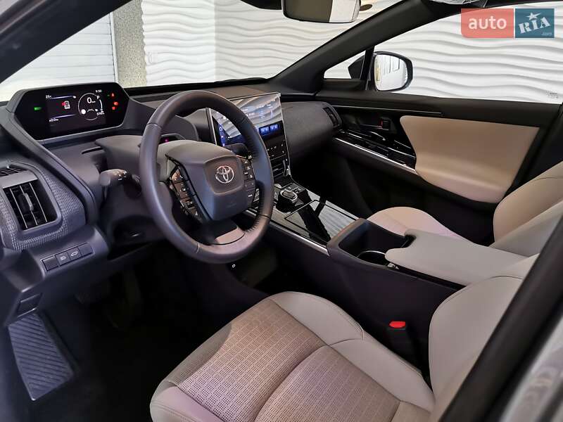 Внедорожник / Кроссовер Toyota bZ4X 2023 в Киеве