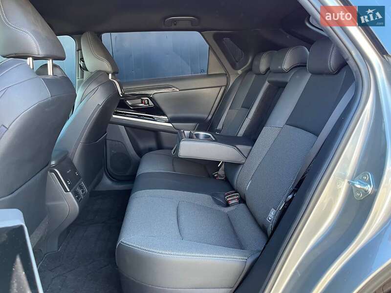Внедорожник / Кроссовер Toyota bZ4X 2023 в Киеве