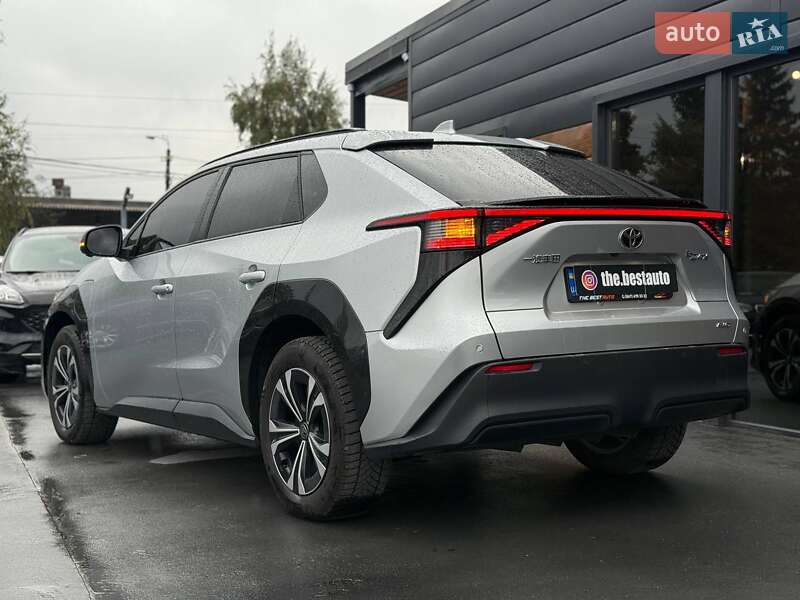 Внедорожник / Кроссовер Toyota bZ4X 2022 в Ровно