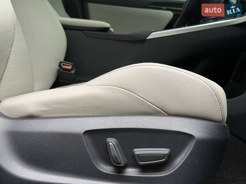 Внедорожник / Кроссовер Toyota bZ4X 2022 в Ровно