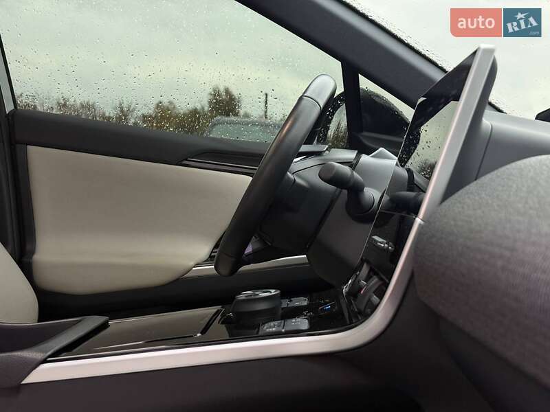 Внедорожник / Кроссовер Toyota bZ4X 2022 в Ровно