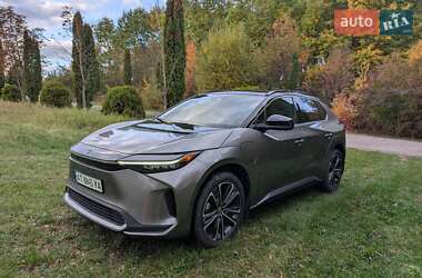 Позашляховик / Кросовер Toyota bZ4X 2024 в 