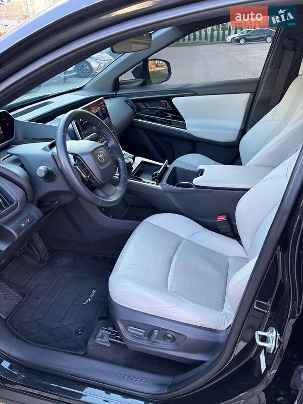 Внедорожник / Кроссовер Toyota bZ4X 2023 в Луцке