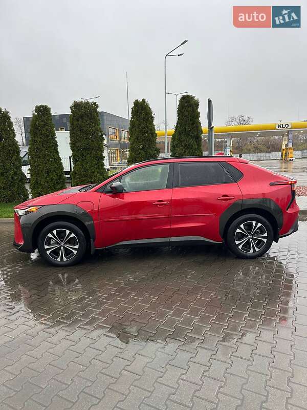 Позашляховик / Кросовер Toyota bZ4X 2023 в Києві
