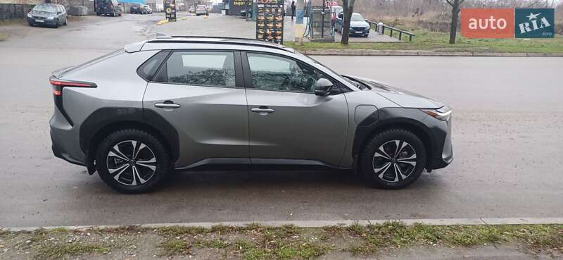 Внедорожник / Кроссовер Toyota bZ4X 2023 в Днепре