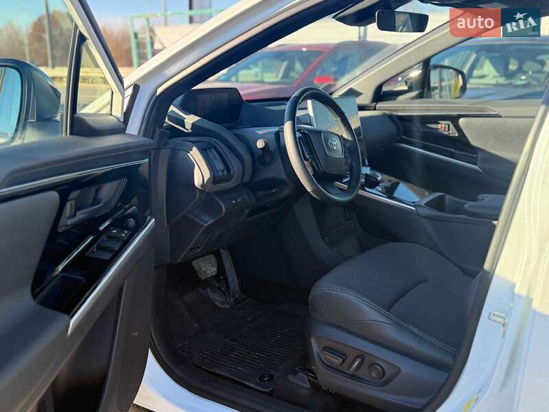 Внедорожник / Кроссовер Toyota bZ4X 2024 в Тернополе