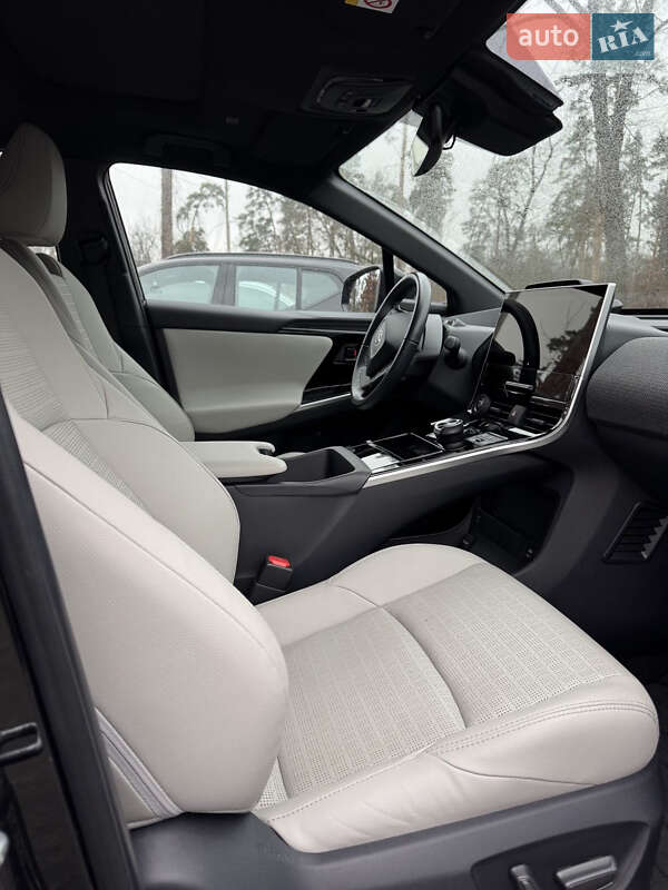 Внедорожник / Кроссовер Toyota bZ4X 2022 в Буче