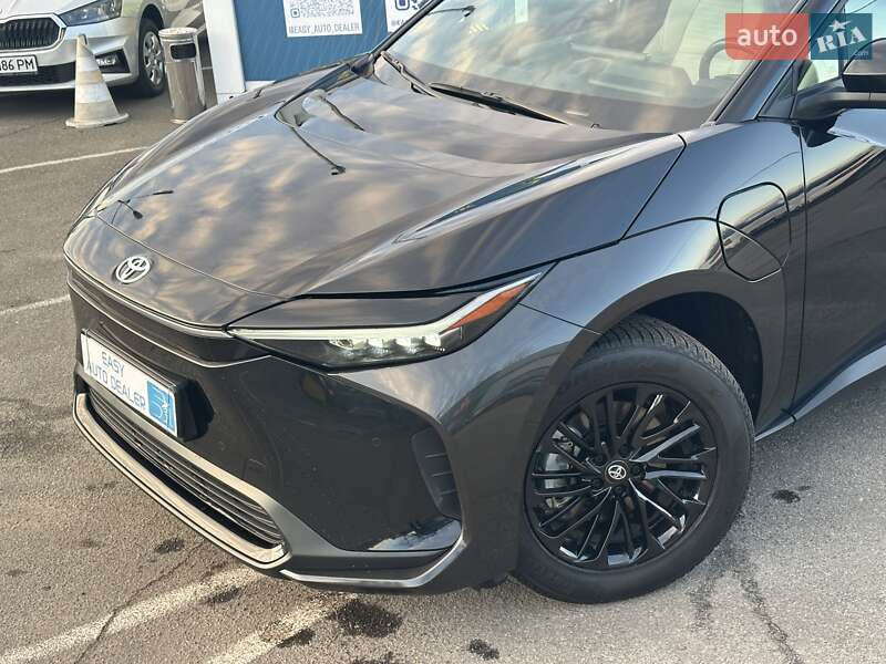 Внедорожник / Кроссовер Toyota bZ4X 2022 в Киеве