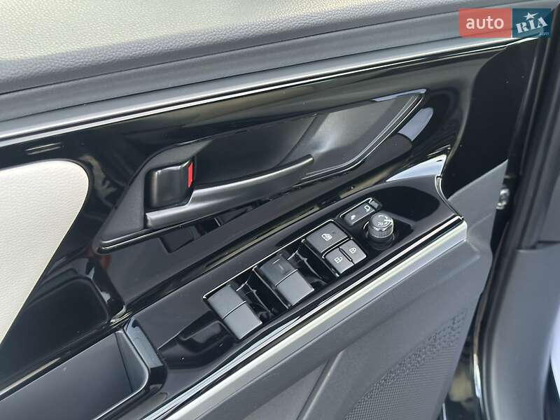 Внедорожник / Кроссовер Toyota bZ4X 2022 в Киеве