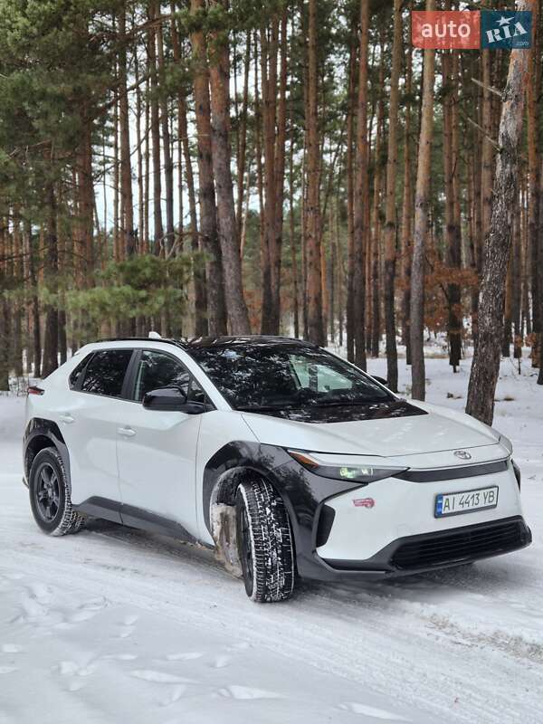 Позашляховик / Кросовер Toyota bZ4X 2024 в Києві