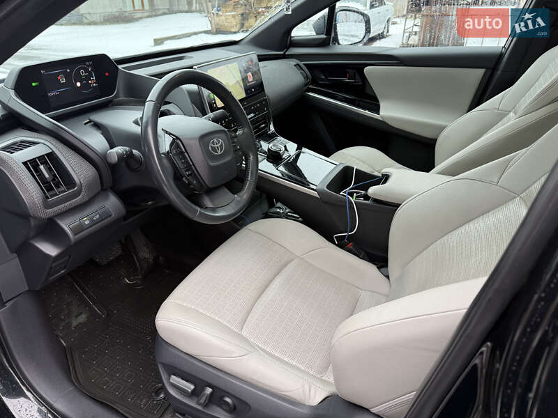 Внедорожник / Кроссовер Toyota bZ4X 2023 в Запорожье