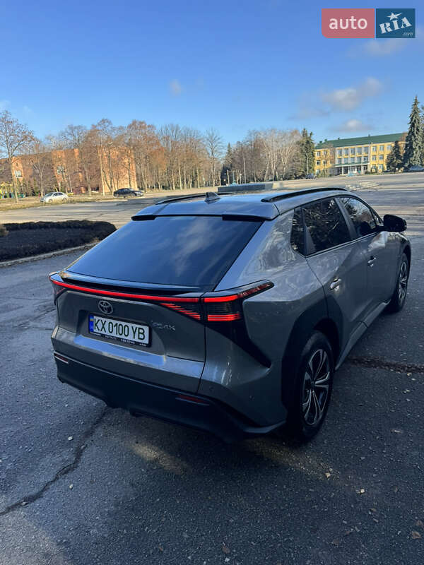 Внедорожник / Кроссовер Toyota bZ4X 2023 в Лозовой