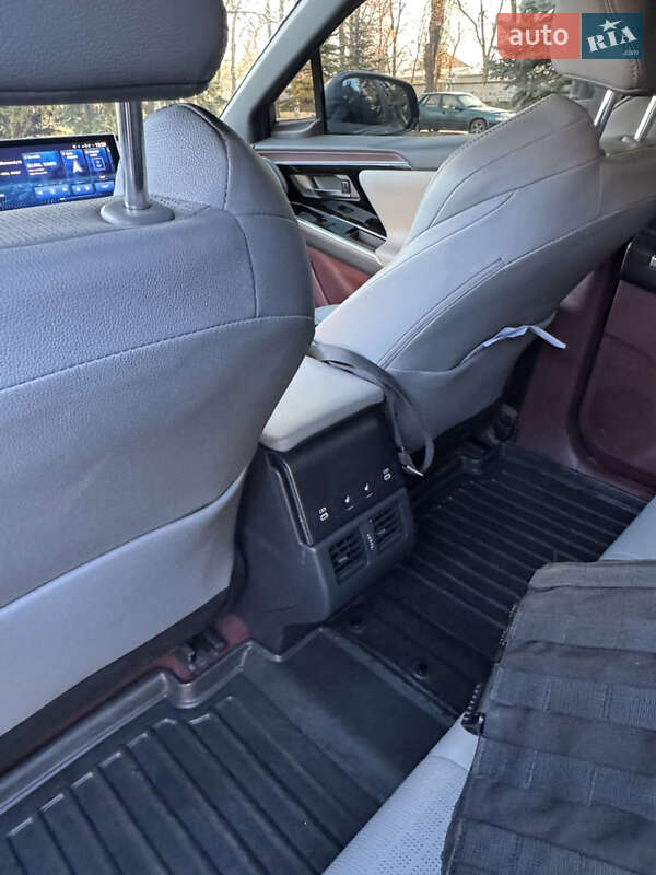 Внедорожник / Кроссовер Toyota bZ4X 2023 в Лозовой