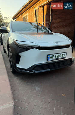 Внедорожник / Кроссовер Toyota bZ4X 2022 в Александрие