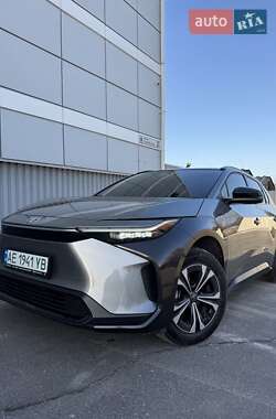 Позашляховик / Кросовер Toyota bZ4X 2023 в Дніпрі