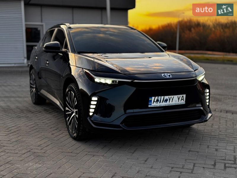 Внедорожник / Кроссовер Toyota bZ4X 2022 в Харькове