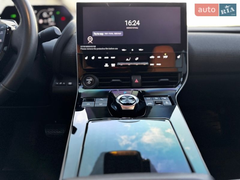 Внедорожник / Кроссовер Toyota bZ4X 2022 в Харькове