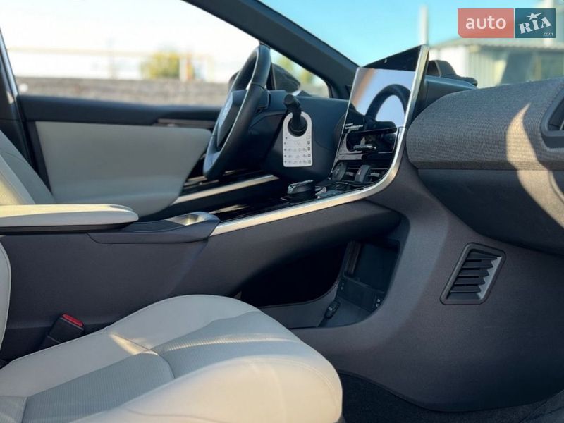 Внедорожник / Кроссовер Toyota bZ4X 2022 в Харькове