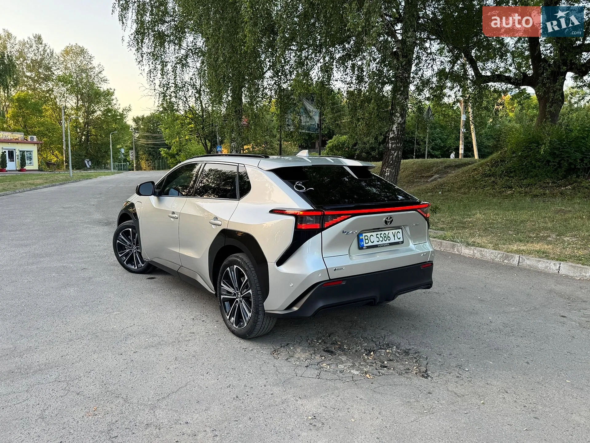 2024 Toyota bZ4X - мініатюра 8