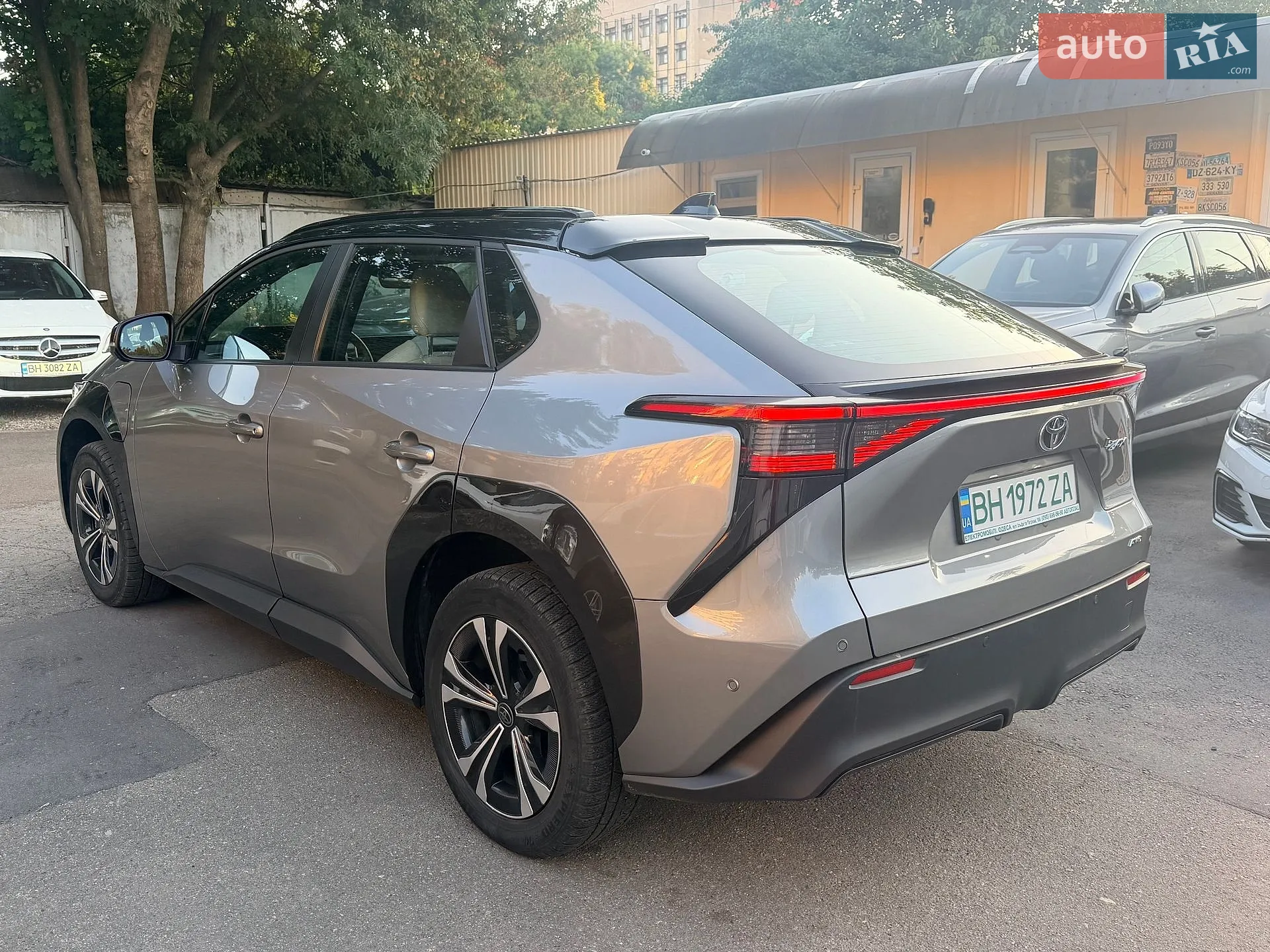 2022 Toyota bZ4X - мініатюра 8