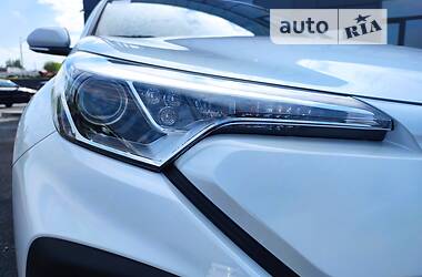 Позашляховик / Кросовер Toyota C-HR EV 2021 в 