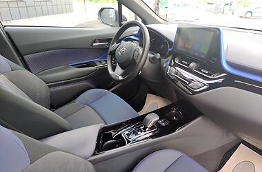 Позашляховик / Кросовер Toyota C-HR EV 2021 в 