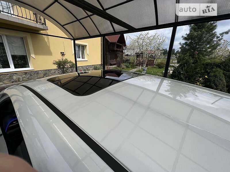 Внедорожник / Кроссовер Toyota C-HR EV 2022 в Новояворовске