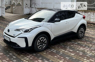 Позашляховик / Кросовер Toyota C-HR EV 2022 в Чернівцях