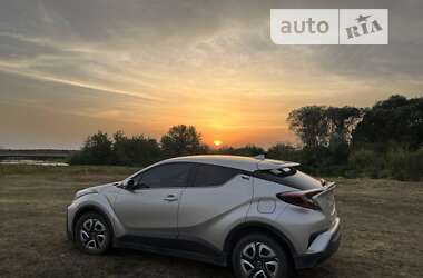 Внедорожник / Кроссовер Toyota C-HR EV 2020 в Нетешине