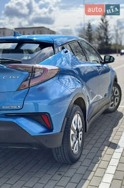 Внедорожник / Кроссовер Toyota C-HR EV 2020 в 