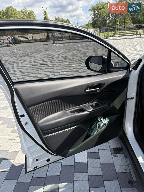 Внедорожник / Кроссовер Toyota C-HR EV 2020 в Мукачево