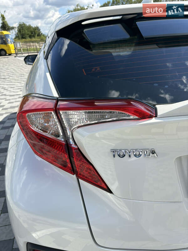 Внедорожник / Кроссовер Toyota C-HR EV 2020 в Мукачево