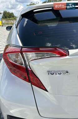 Внедорожник / Кроссовер Toyota C-HR EV 2020 в 